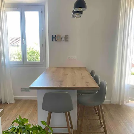 アパート T2 Neuf Avec Vue A 2 Pas Du Centre Et Proche Des Plages *