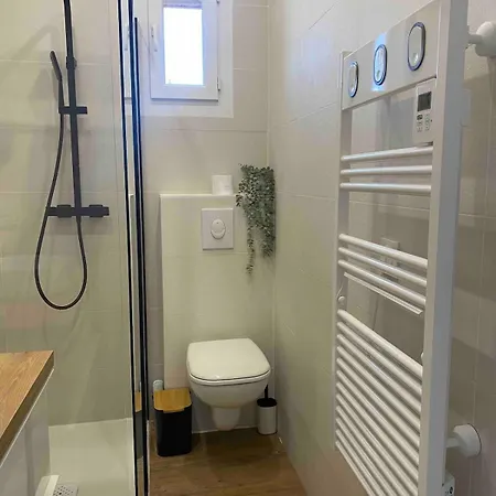 T2 Neuf Avec Vue à 2 Pas Du Centre Et Proche Des Plages Bandol