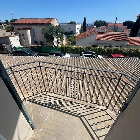 T2 Neuf Avec Vue à 2 Pas Du Centre Et Proche Des Plages Appartamento Bandol