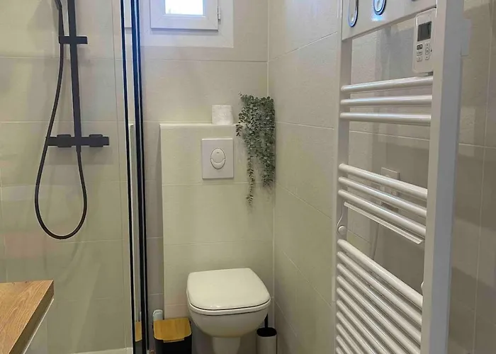 T2 Neuf Avec Vue A 2 Pas Du Centre Et Proche Des Plages Bandol